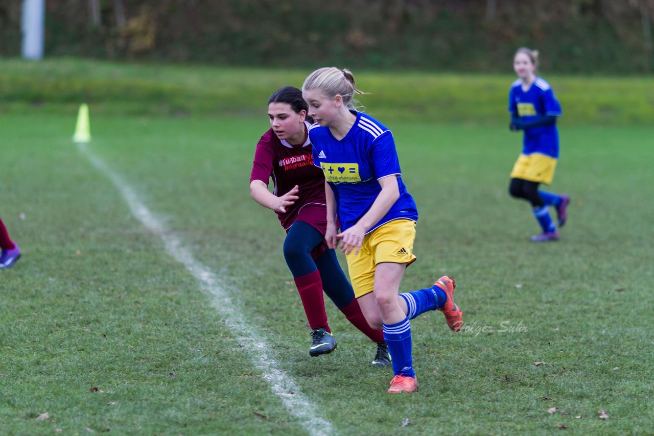 Bild 204 - B-Juniorinnen TSV Gnutz o.W. - SV Henstedt Ulzburg II : Ergebnis: ca. 5:0